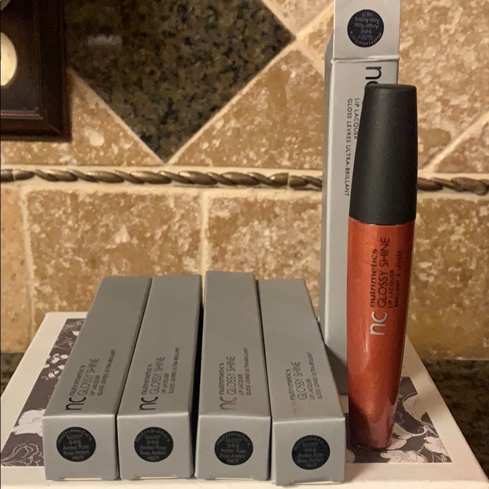Lot 5 Nutrimetics Glossy Shine Lip Lacquer Gloss